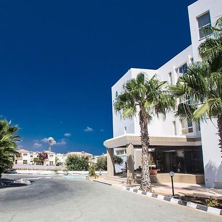 Polycarpia Hotel Pernera エクステリア 写真