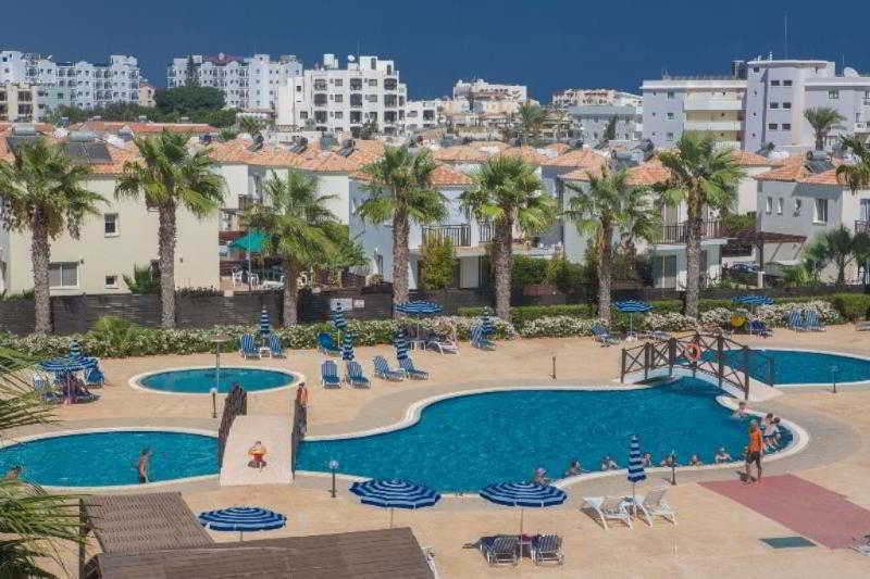 Polycarpia Hotel Pernera エクステリア 写真