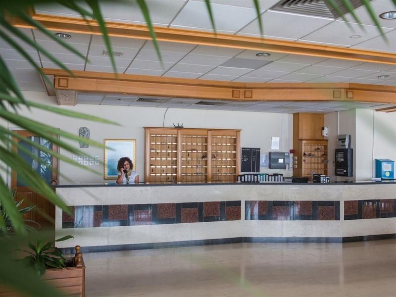Polycarpia Hotel Pernera エクステリア 写真
