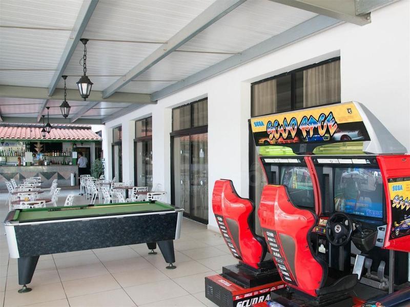 Polycarpia Hotel Pernera エクステリア 写真
