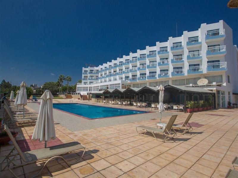 Polycarpia Hotel Pernera エクステリア 写真