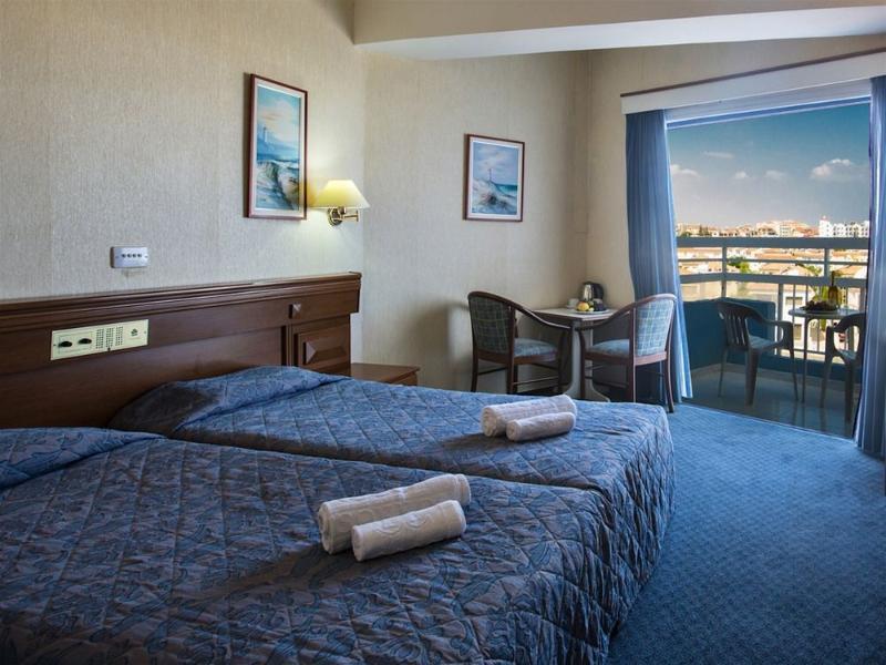 Polycarpia Hotel Pernera エクステリア 写真