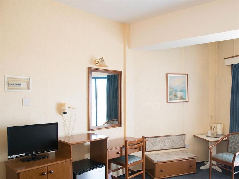 Polycarpia Hotel Pernera エクステリア 写真