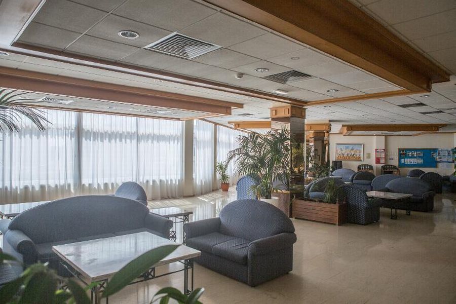 Polycarpia Hotel Pernera エクステリア 写真