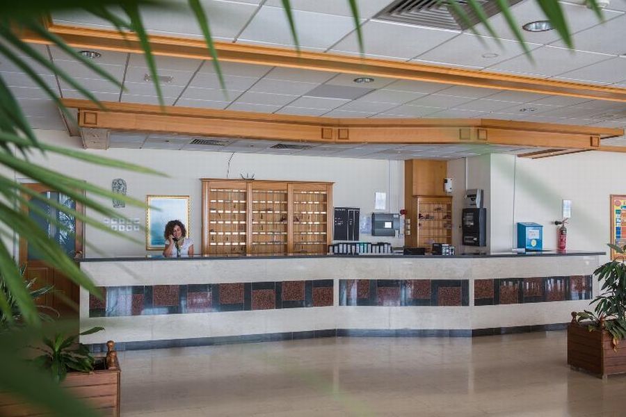 Polycarpia Hotel Pernera エクステリア 写真