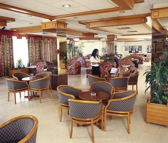 Polycarpia Hotel Pernera エクステリア 写真